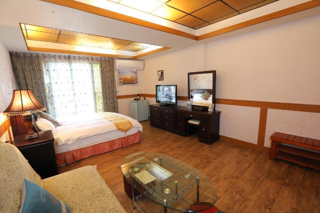 First Place B&B Hualien Exterior foto
