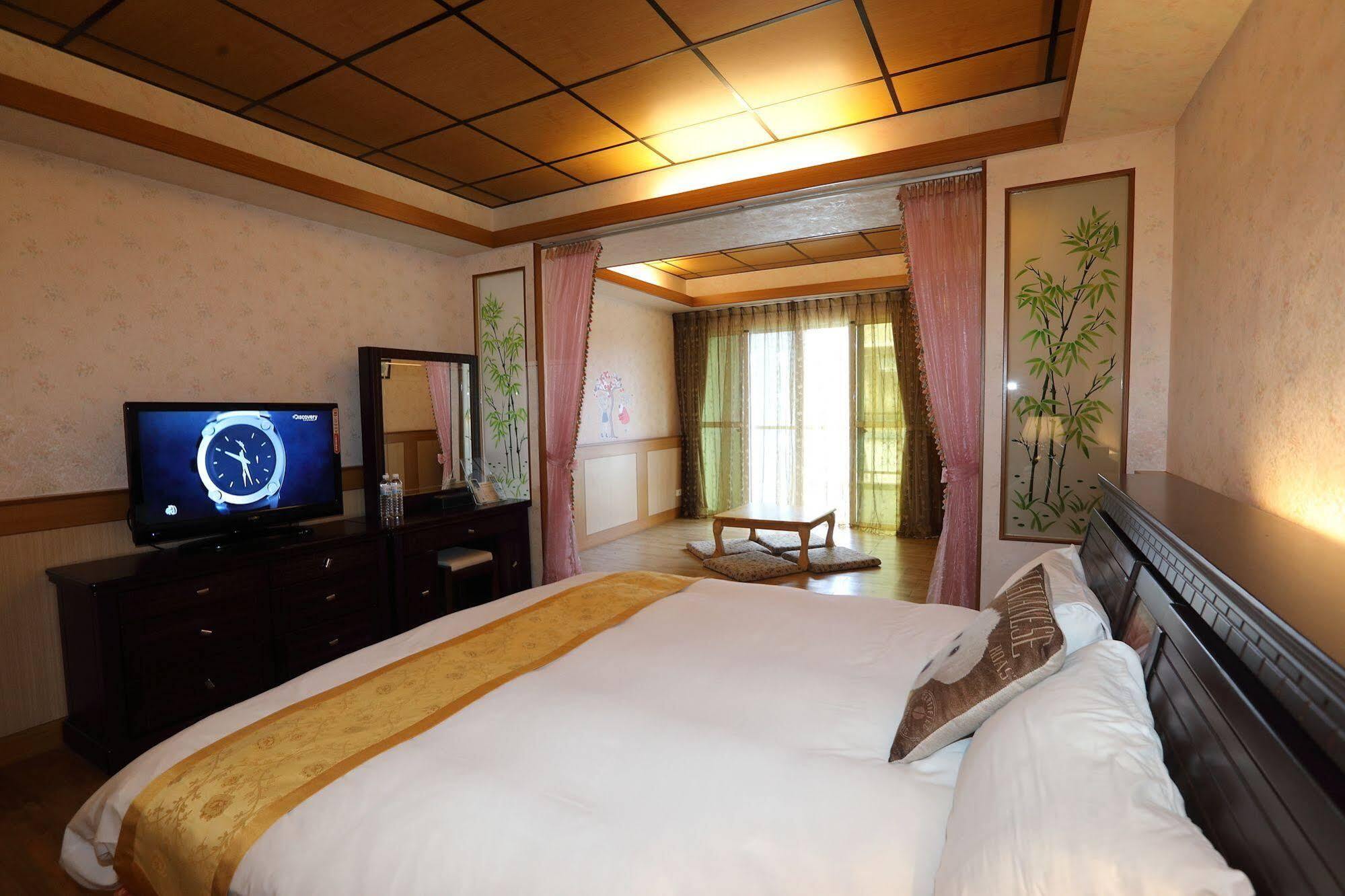 First Place B&B Hualien Exterior foto